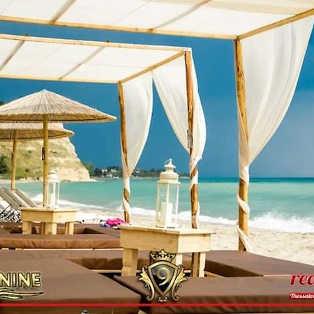 Room Nine 9 Beachfront Apartments Nea Kallikrateia Luaran gambar