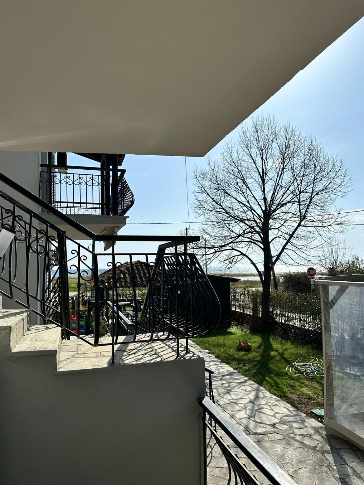 Room Nine 9 Beachfront Apartments Nea Kallikrateia Luaran gambar