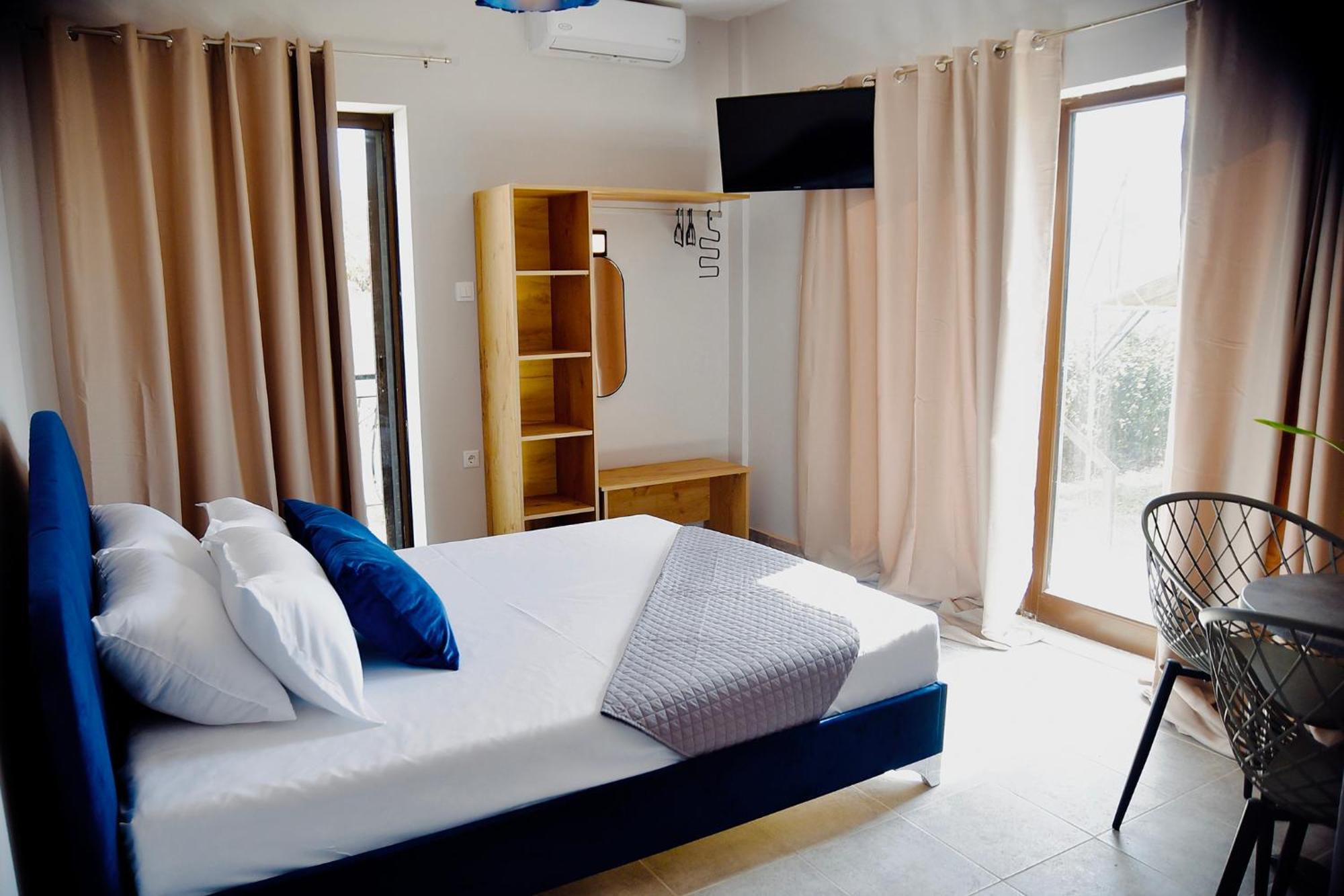 Room Nine 9 Beachfront Apartments Nea Kallikrateia Luaran gambar