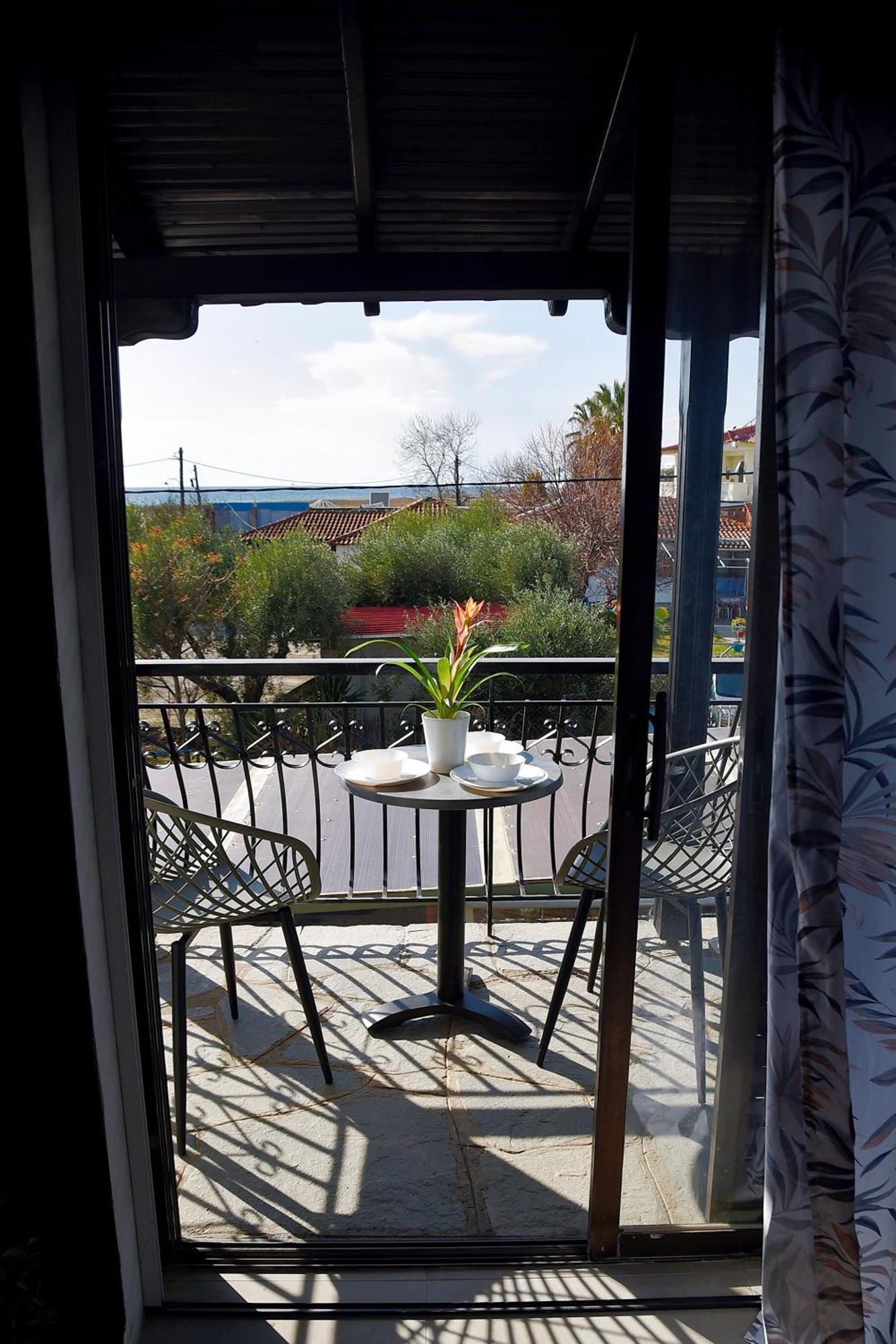 Room Nine 9 Beachfront Apartments Nea Kallikrateia Luaran gambar