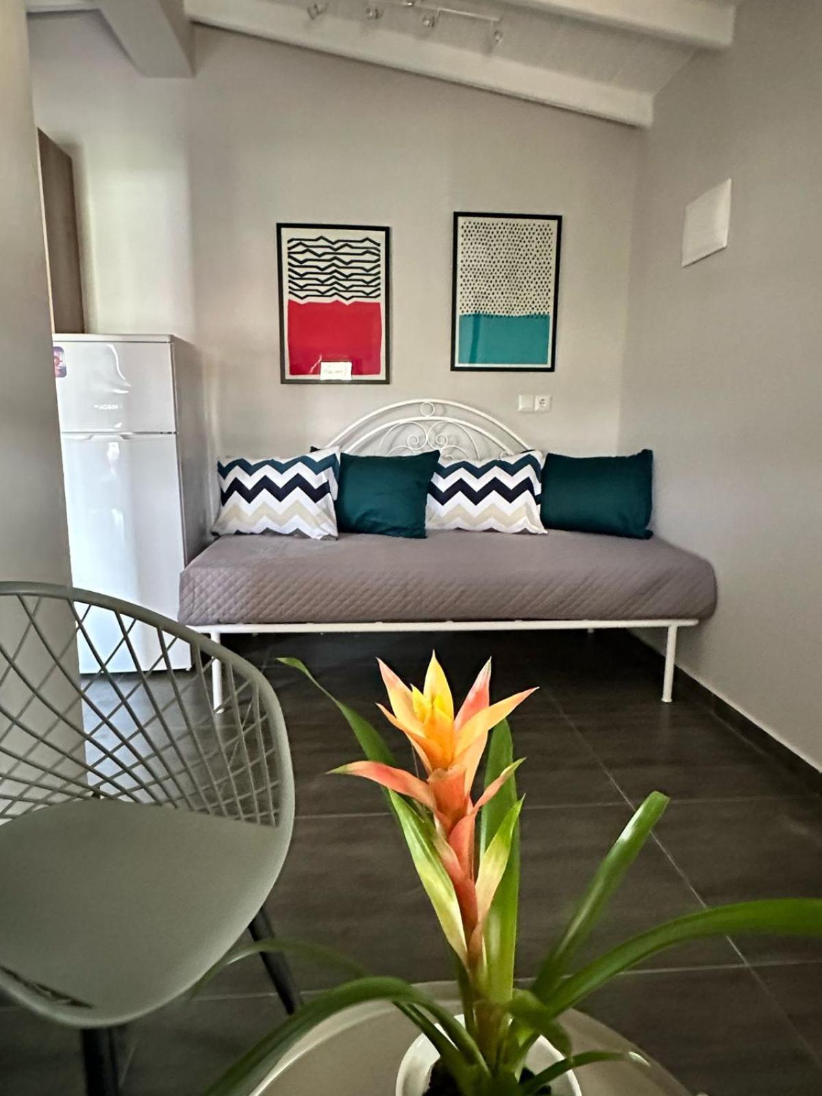 Room Nine 9 Beachfront Apartments Nea Kallikrateia Luaran gambar