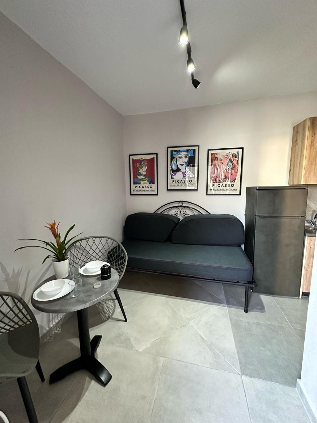 Room Nine 9 Beachfront Apartments Nea Kallikrateia Luaran gambar