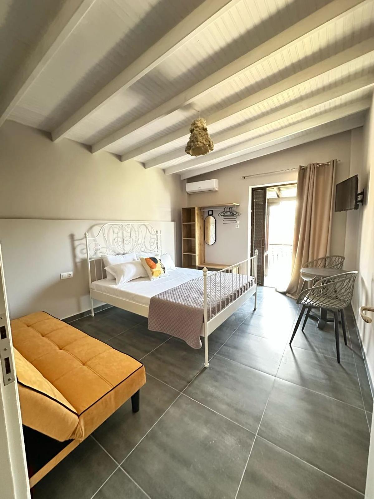 Room Nine 9 Beachfront Apartments Nea Kallikrateia Luaran gambar