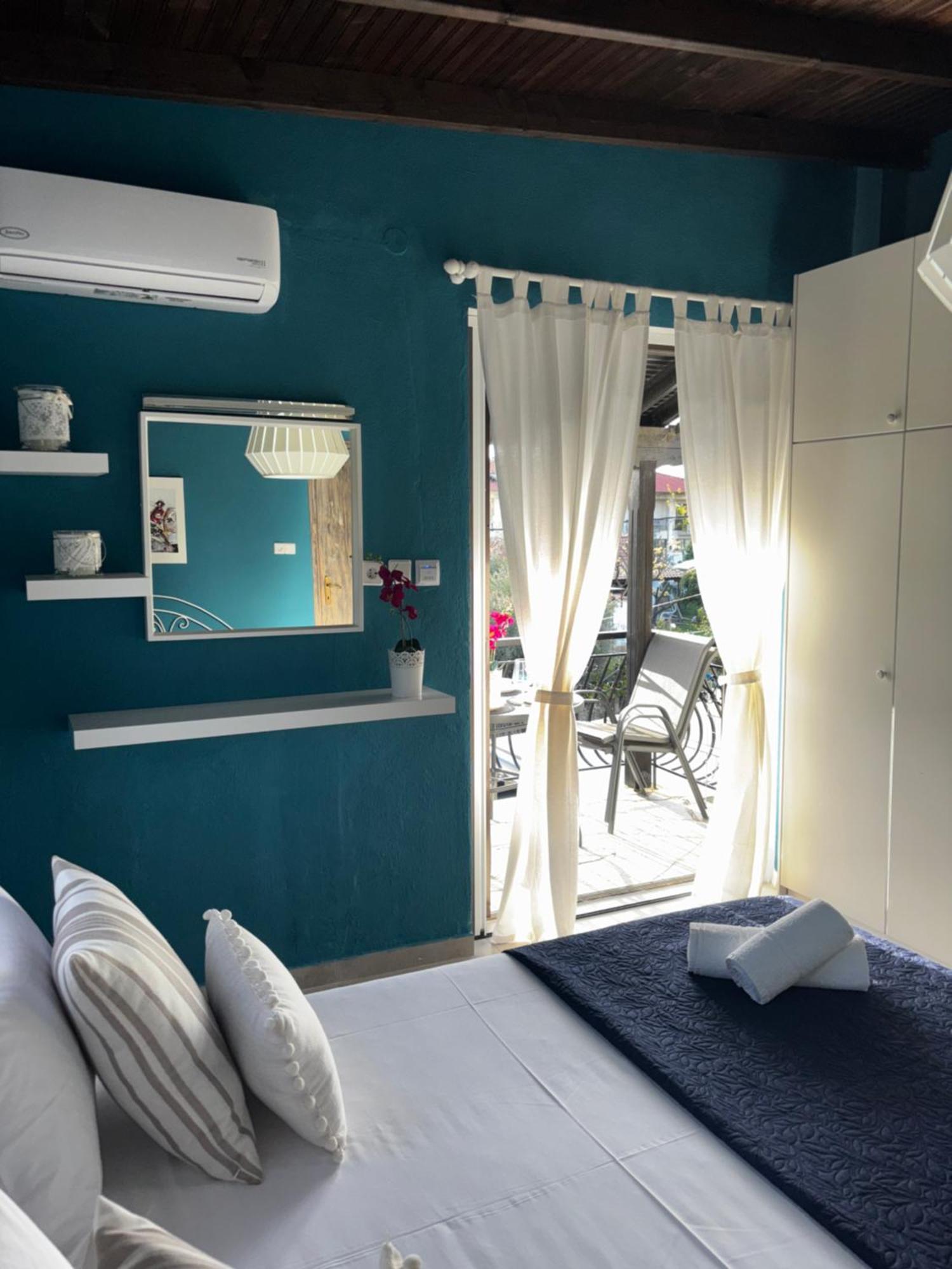 Room Nine 9 Beachfront Apartments Nea Kallikrateia Luaran gambar