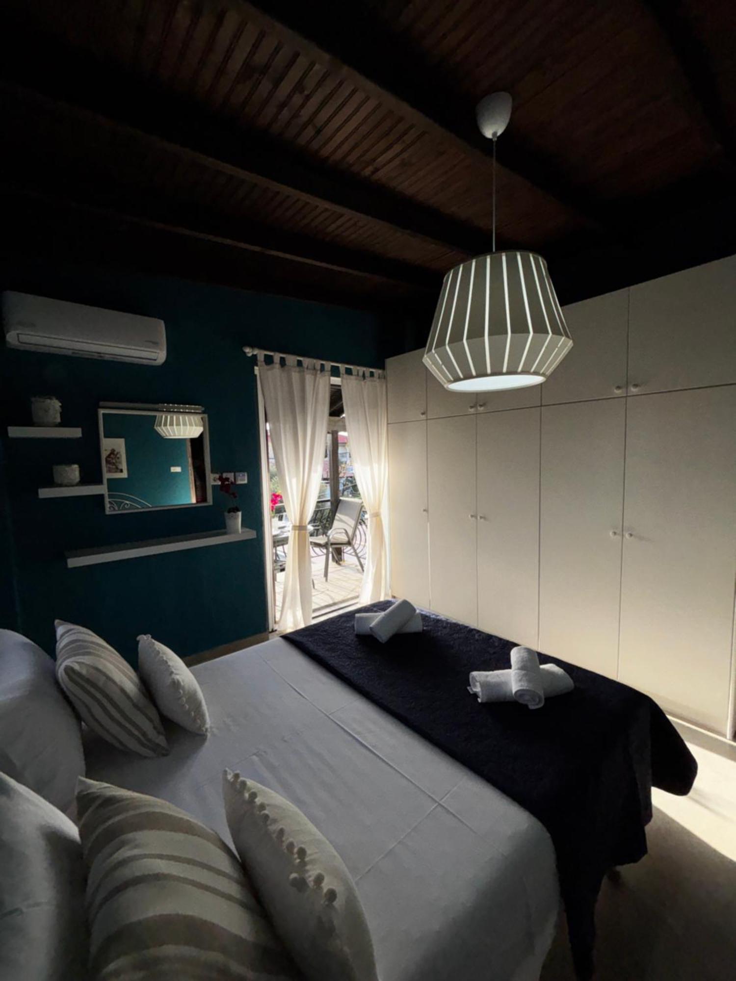 Room Nine 9 Beachfront Apartments Nea Kallikrateia Luaran gambar